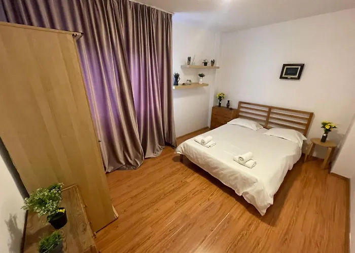 With Gorgeous View Of Center *