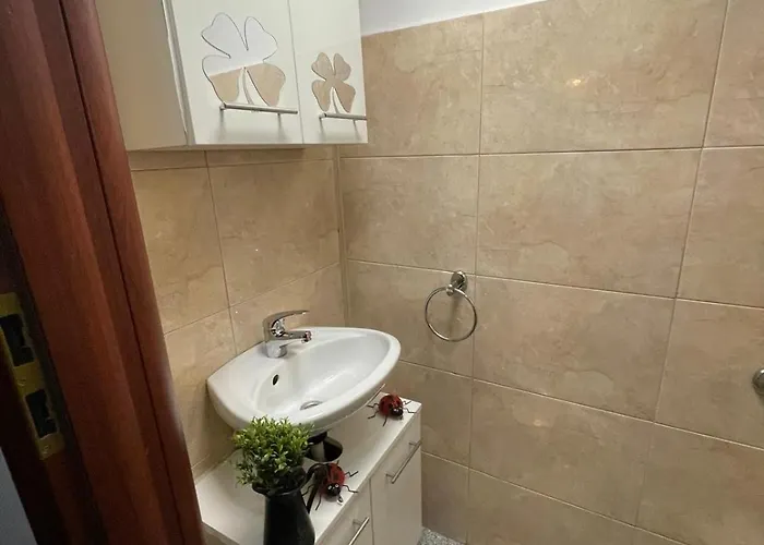 With Gorgeous View Of Center * Bükreş