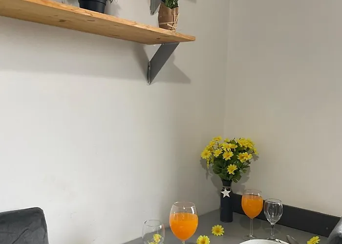 With Gorgeous View Of Center Apartamento