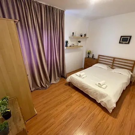 With Gorgeous View Of Center *