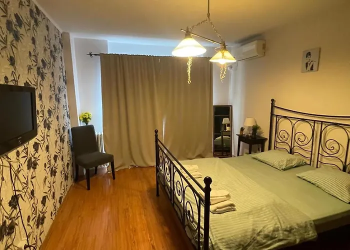 With Gorgeous View Of Center Apartment Bucharest